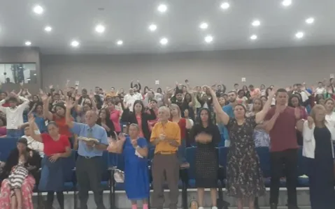 Evento da congregação ocorreu no auditório municipal