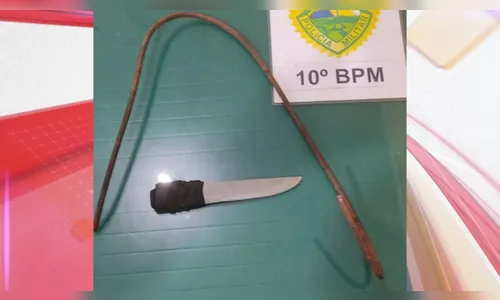 Ao tentar arrombar lanchonete, ladrão é contido por dono e preso