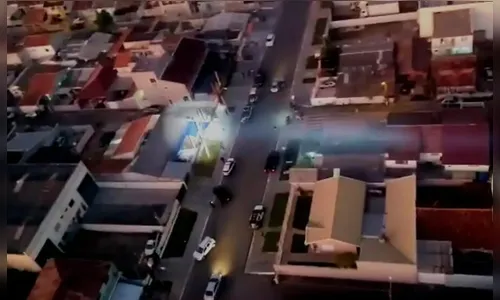 Líder de quadrilha de roubo de cargas é preso dentro de caixa d'água