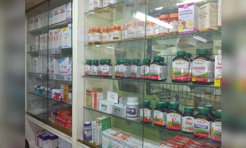 Farmácia é arrombada por bandidos durante a noite no Jardim Colonial