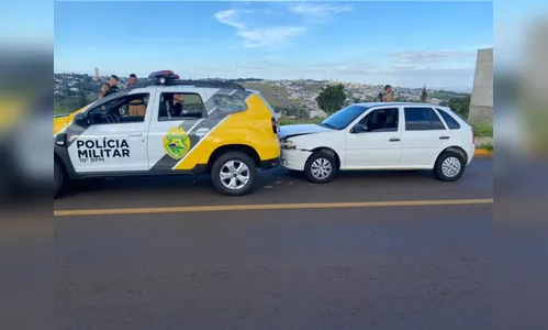 Motorista bate na traseira de viatura da Polícia Militar, em Apucarana