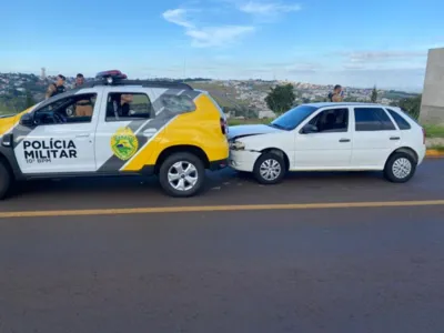 Gol bateu na traseira da viatura