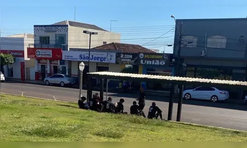 Torcida junta dinheiro e paga alimentação de atletas do Grêmio Maringá
