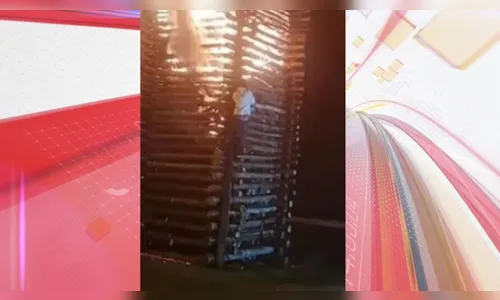 Jovem sobe em fogueira na festa de São João no Paraná; assista