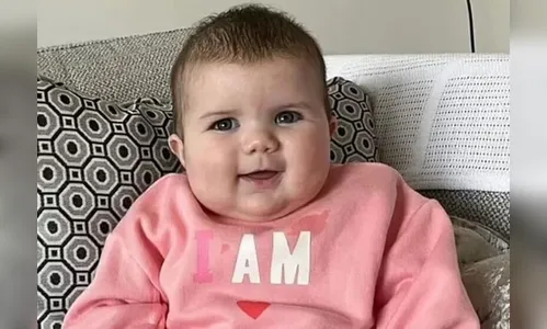 Bebê morre atropelada enquanto pai colocava filha no carrinho