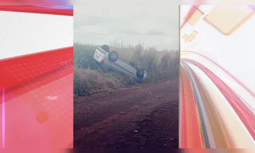 Carro capota na estrada do Correia de Freitas e motorista fica ferido