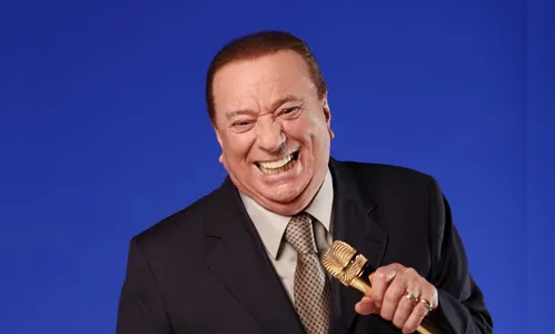 Raul Gil recebe alta do hospital após cirurgia de risco