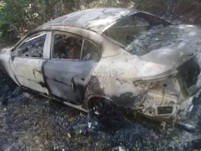 O carro foi encontrado na noite deste domingo (25)