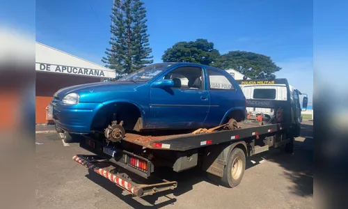 Carro furtado é encontrado sem rodas em Apucarana