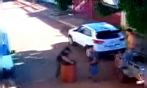 Homem é abandonado dentro de tambor após ser violentado e torturado