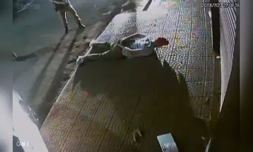 Suspeito foge da PM, bate carro e é preso no Noroeste do Paraná; vídeo