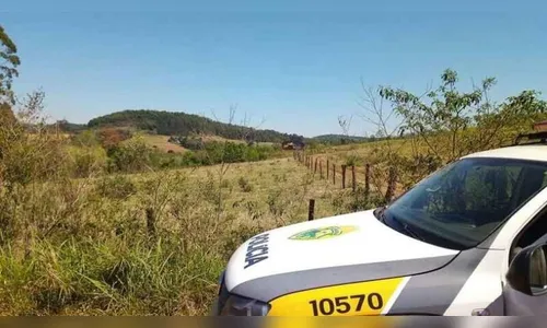 PM é acionada após maquinário agrícola interromper trânsito em Arapuã