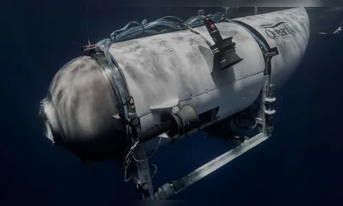 Submarino que leva turistas para ver o Titanic desaparece no Atlântico