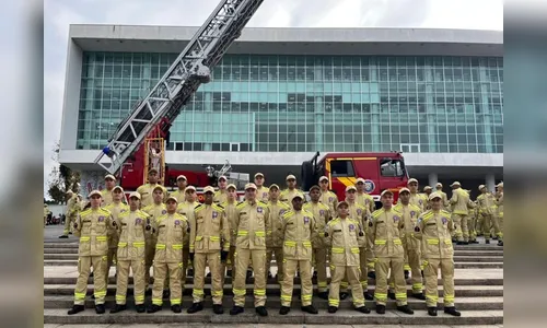 Após formatura, 11º GB de Apucarana recebe mais 36 bombeiros