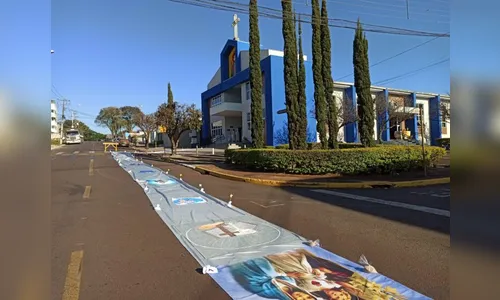Tapetes colorem municípios da região no Corpus Christi; veja fotos