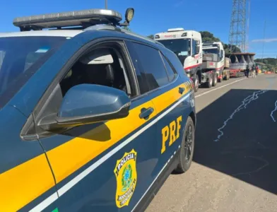 Polícia Rodoviária Federal durante escolta