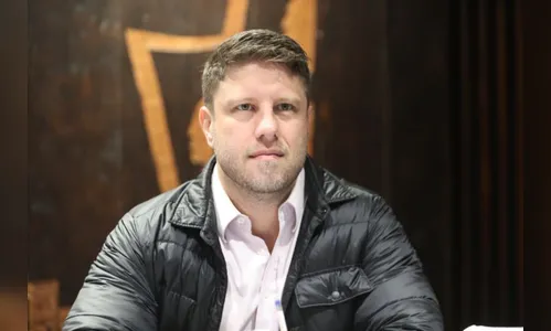 Requião Filho é o 1º deputado a usar ChatGPT para criar projeto de lei