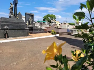 Sepultamentos acontecem no Cemitério Cristo Rei