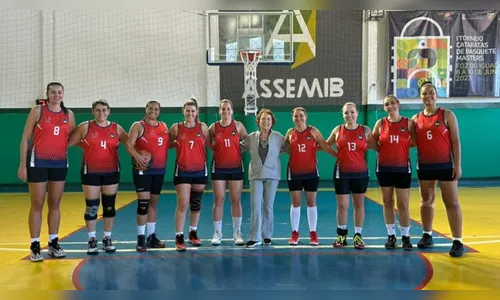 Basquetebol Feminino de Apucarana conquista torneio em Foz do Iguaçu