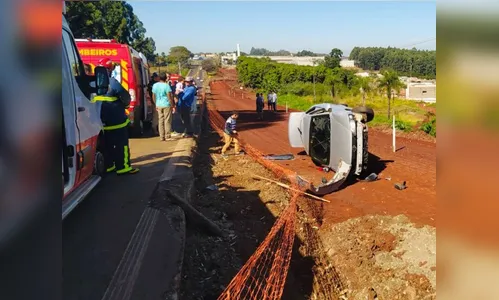Acidente deixa três pessoas feridas na Avenida Minas Gerais