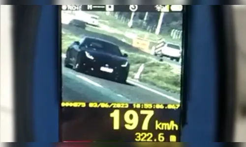 Paraná: radar flagra carro de luxo a quase 200 km/h na BR-376