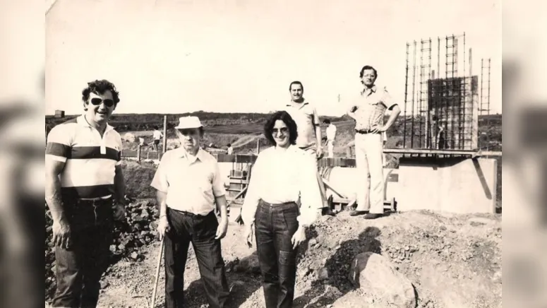 Mirão vistoria obra durante sua gestão em Apucarana