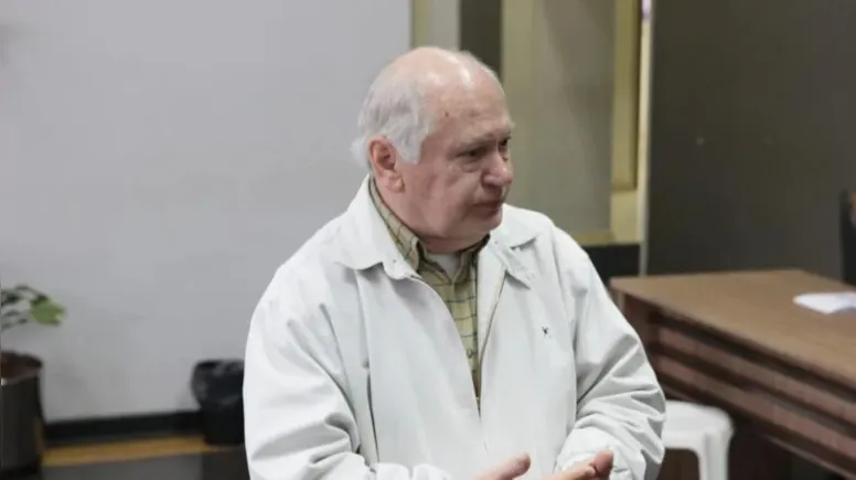 Pegorer foi eleito pela primeira vez em 1992