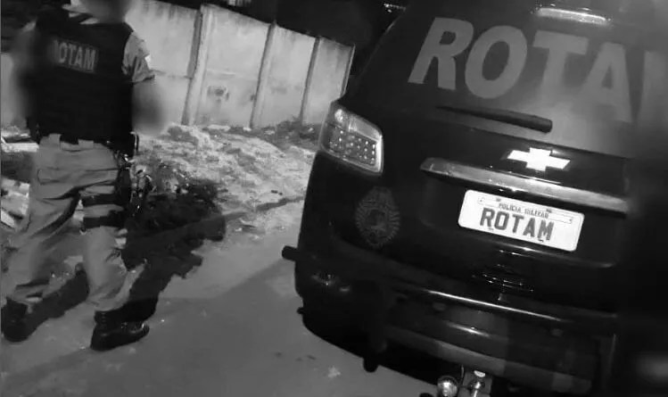 A ação policial ocorreu na noite de sexta-feira na Rua Brigadeiro