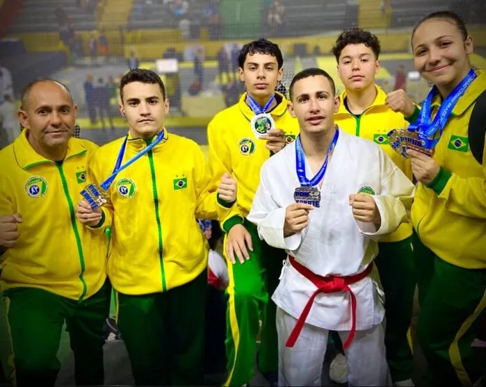 Atletas de Apucarana defenderam o Brasil