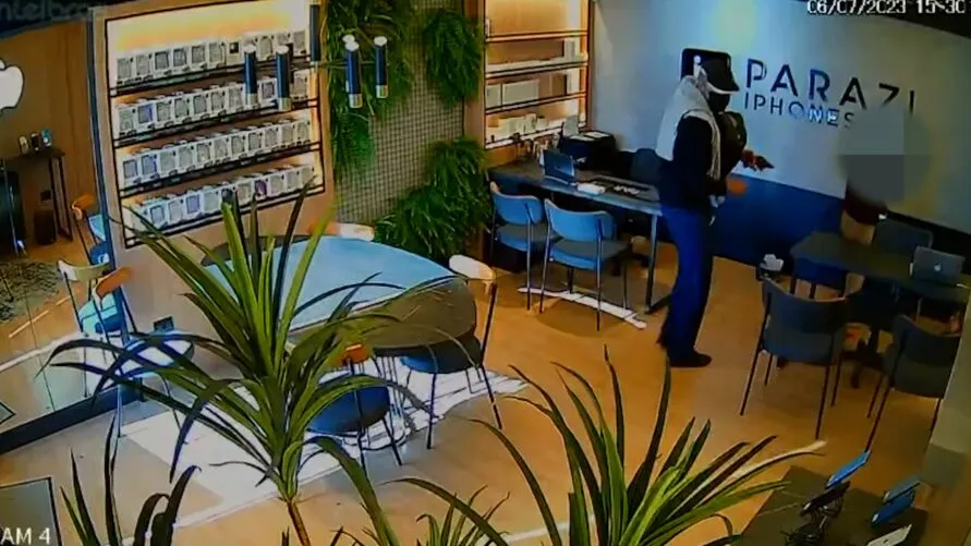 O roubo durou em média três minutos.