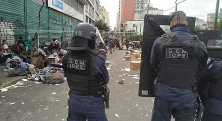 Ação está concentrada na rua dos Gusmões