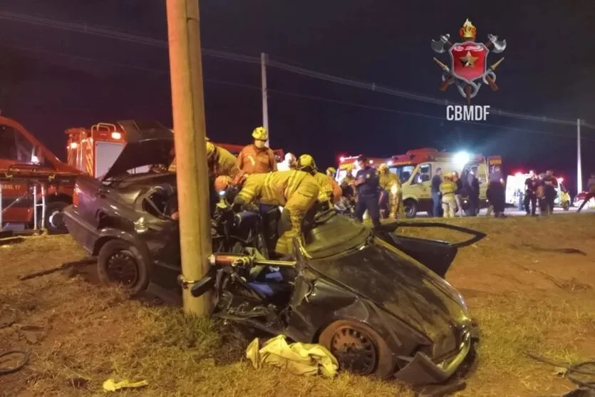 Acidente ocorreu na noite de domingo (16)