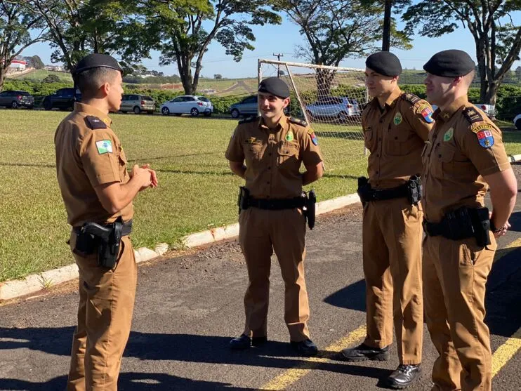 Cadetes foram recebidos no 10º BPM de Apucarana