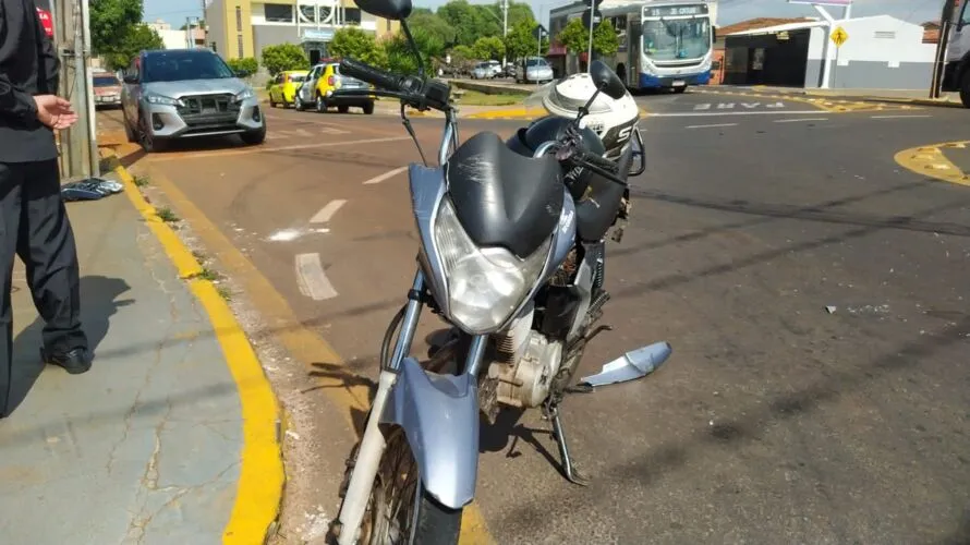 Moto envolvida no acidente nesta sexta