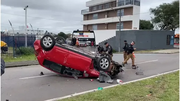 O pai foi ejetado e está em estado grave