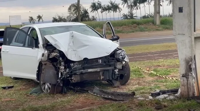 Os dois homens empreenderam fuga da polícia sentido à PR-444