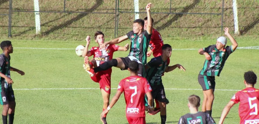 Time do Apucarana contra o Maringá FC
