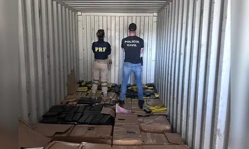 PRF e PCPR apreendem mais de duas toneladas de maconha em contêiner