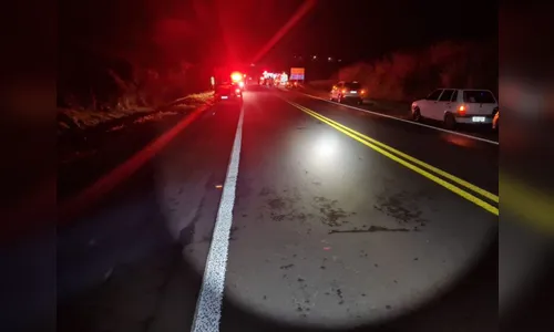 Batida entre caminhonete e motocicleta deixa uma adolescente morta