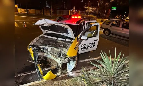 Motorista bêbado bate contra viatura da PM; policiais ficaram feridos