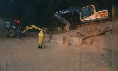 Estrada da Graciosa deve permanecer bloqueada até quinta, afirma DER