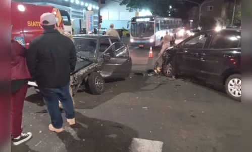 Jovem de 21 anos fica ferido após acidente na Avenida Minas Gerais