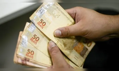 Mulher pede para usar banheiro de casa em Faxinal e furta R$ 1,3 mil