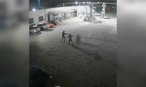 PC divulga vídeo de homicídio ocorrido no PR; homem foi morto em posto