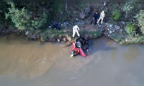 Carro é encontrado no Rio Iguaçu com quatro pessoas mortas