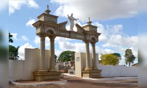 Ladrões furtam placas de bronze em cemitério de São Pedro do Ivaí