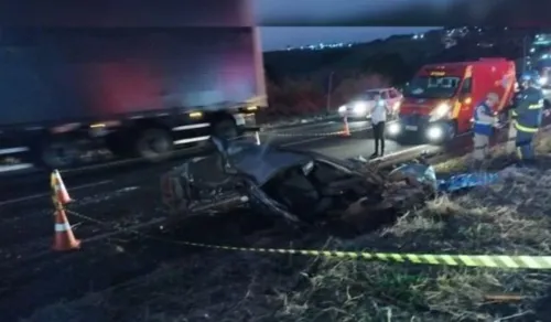 Corsa partiu ao meio após colisão em Cambira