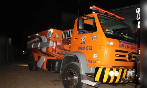 Homem briga com esposa e provoca incêndio na própria casa em Jandaia