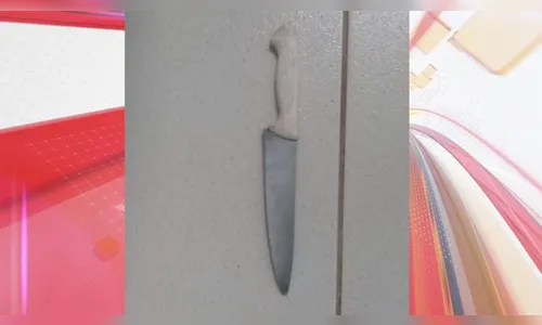 Homem armado com faca invade Cmei em Maringá