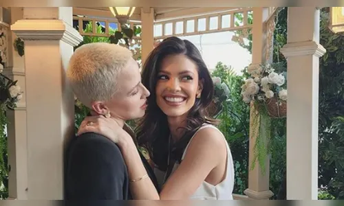 Vitória Strada anuncia fim de noivado com Marcella Rica